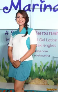 Foto Dellie Threesyadinda