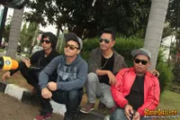 Foto Derby And The Revolution