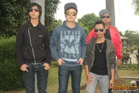 Foto Derby And The Revolution