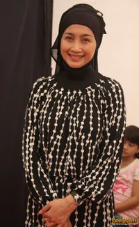 Foto Desy Ratnasari