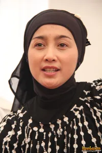 Foto Desy Ratnasari
