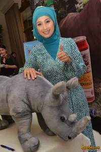 Foto Desy Ratnasari