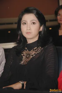 Foto Desy Ratnasari