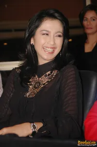 Foto Desy Ratnasari