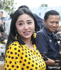 Foto Dewi Perssik