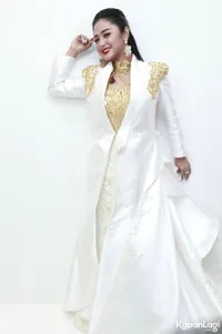 Foto Dewi Perssik