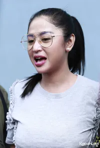 Foto Dewi Perssik