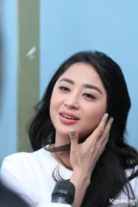 Foto Dewi Perssik