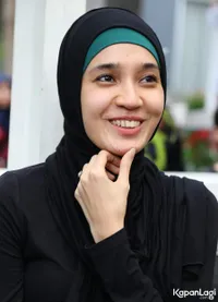 Foto Dhini Aminarti