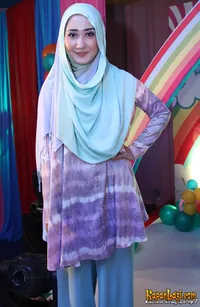 Foto Dian Pelangi