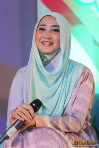 Foto Dian Pelangi