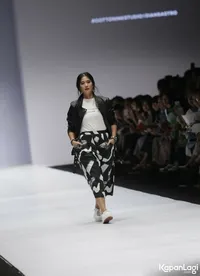 Foto Dian Sastrowardoyo