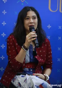 Foto Dian Sastrowardoyo