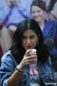 Foto Dian Sastrowardoyo