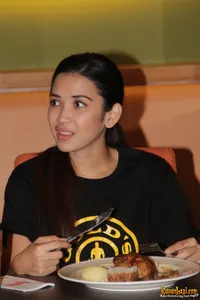 Foto Dinda Kanyadewi