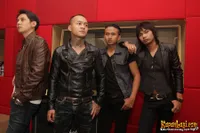 Foto Eighteen Plus Band