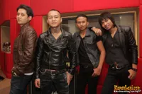 Foto Eighteen Plus Band