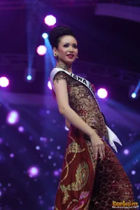 Foto Elvira Devinamira