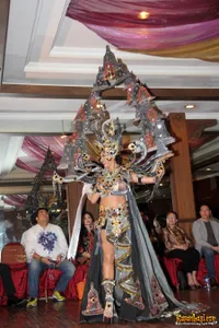 Foto Elvira Devinamira