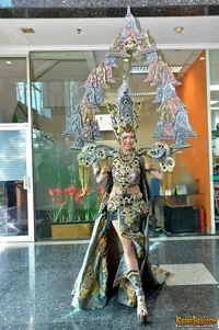 Foto Elvira Devinamira