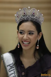 Foto Elvira Devinamira