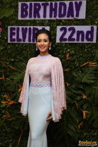 Foto Elvira Devinamira