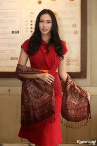 Foto Elvira Devinamira