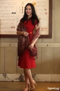 Foto Elvira Devinamira