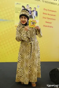 Foto Elvy Sukaesih