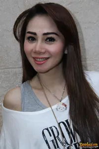 Foto Femmy Permatasari