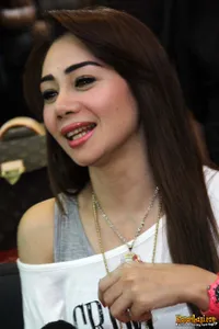 Foto Femmy Permatasari