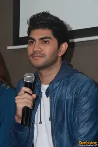 Foto Gandhi Fernando