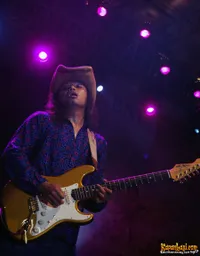 Foto Gugun Blues Shelter