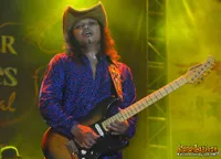 Foto Gugun Blues Shelter