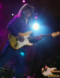 Foto Gugun Blues Shelter