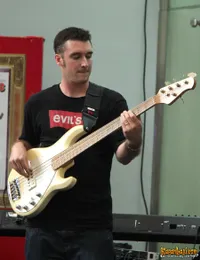 Foto Gugun Blues Shelter