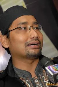 Foto Habiburrahman El Shirazy