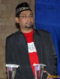 Foto Habiburrahman El Shirazy