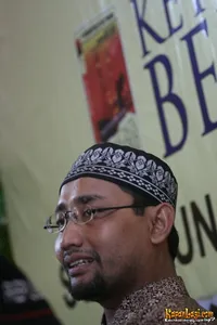 Foto Habiburrahman El Shirazy