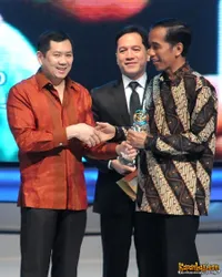 Foto Harry Tanoesoedibyo