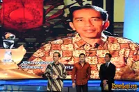 Foto Harry Tanoesoedibyo