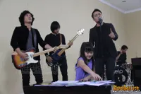 Foto Hello Band