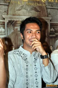 Foto Ihsan Tarore
