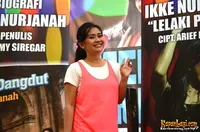 Foto Ikke Nurjanah