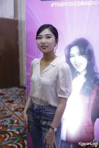 Foto Isyana Sarasvati