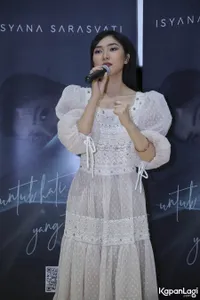 Foto Isyana Sarasvati