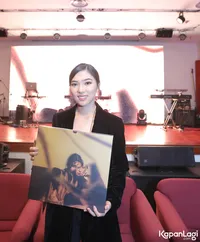 Foto Isyana Sarasvati