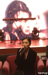 Foto Isyana Sarasvati