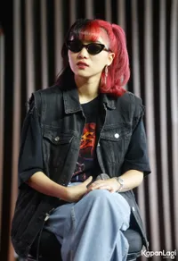 Foto Isyana Sarasvati