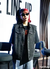 Foto Isyana Sarasvati